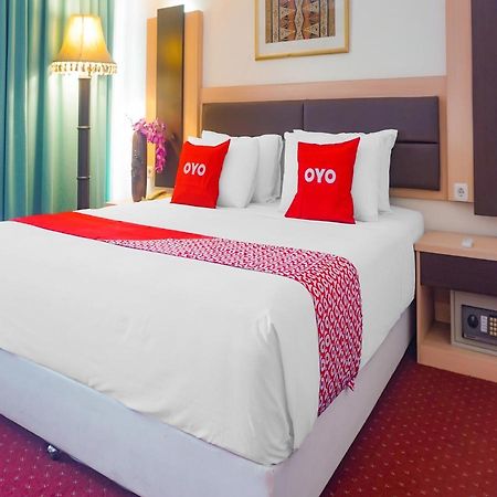 Oyo 3967 Hotel Pantai Wisata Makassar Esterno foto
