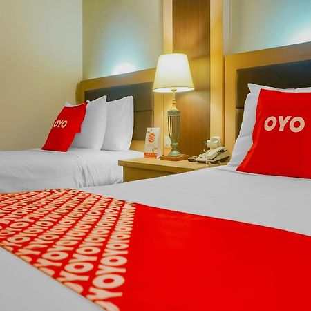 Oyo 3967 Hotel Pantai Wisata Makassar Esterno foto