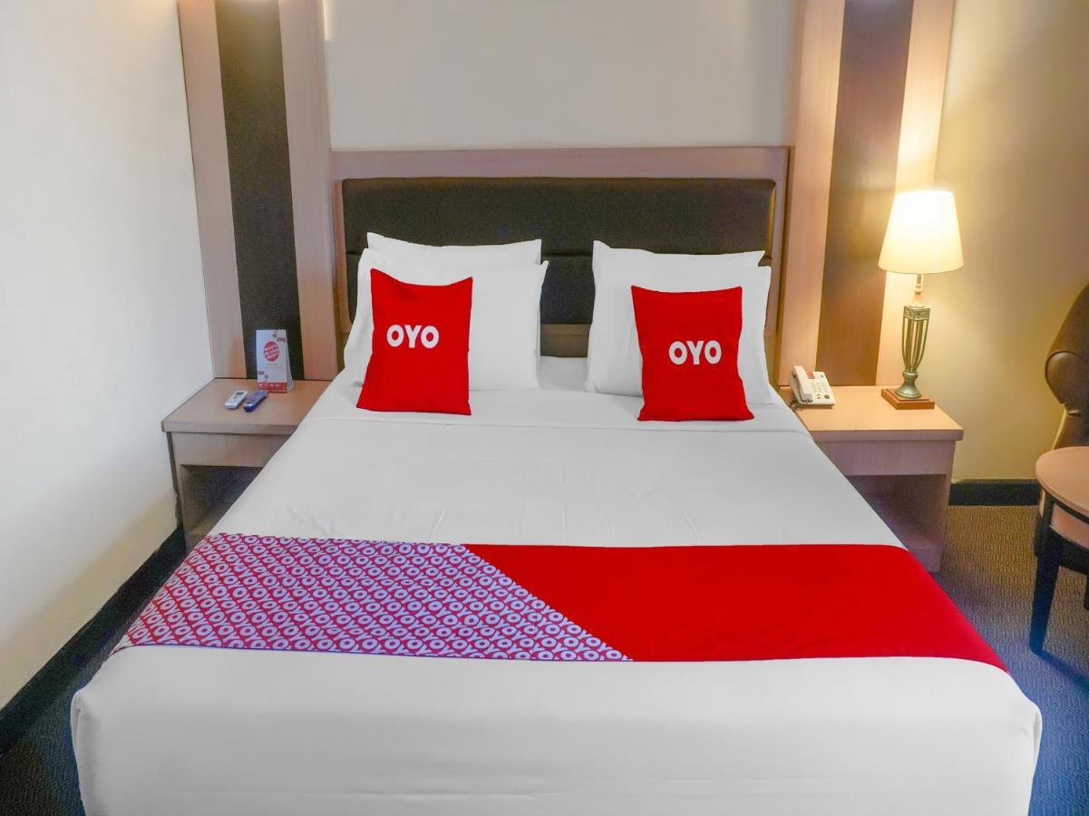 Oyo 3967 Hotel Pantai Wisata Makassar Esterno foto