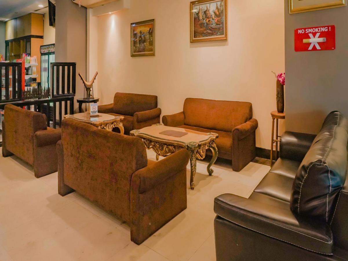 Oyo 3967 Hotel Pantai Wisata Makassar Esterno foto