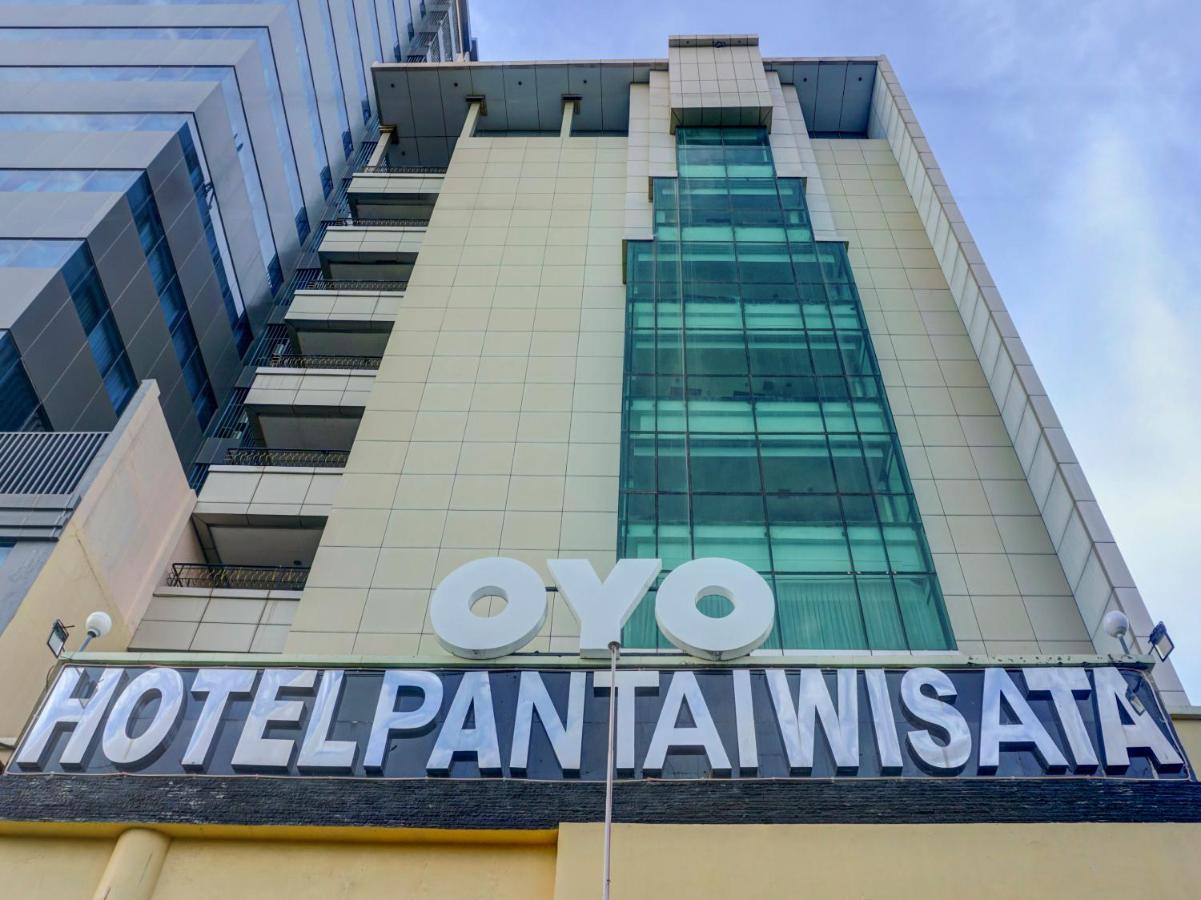 Oyo 3967 Hotel Pantai Wisata Makassar Esterno foto