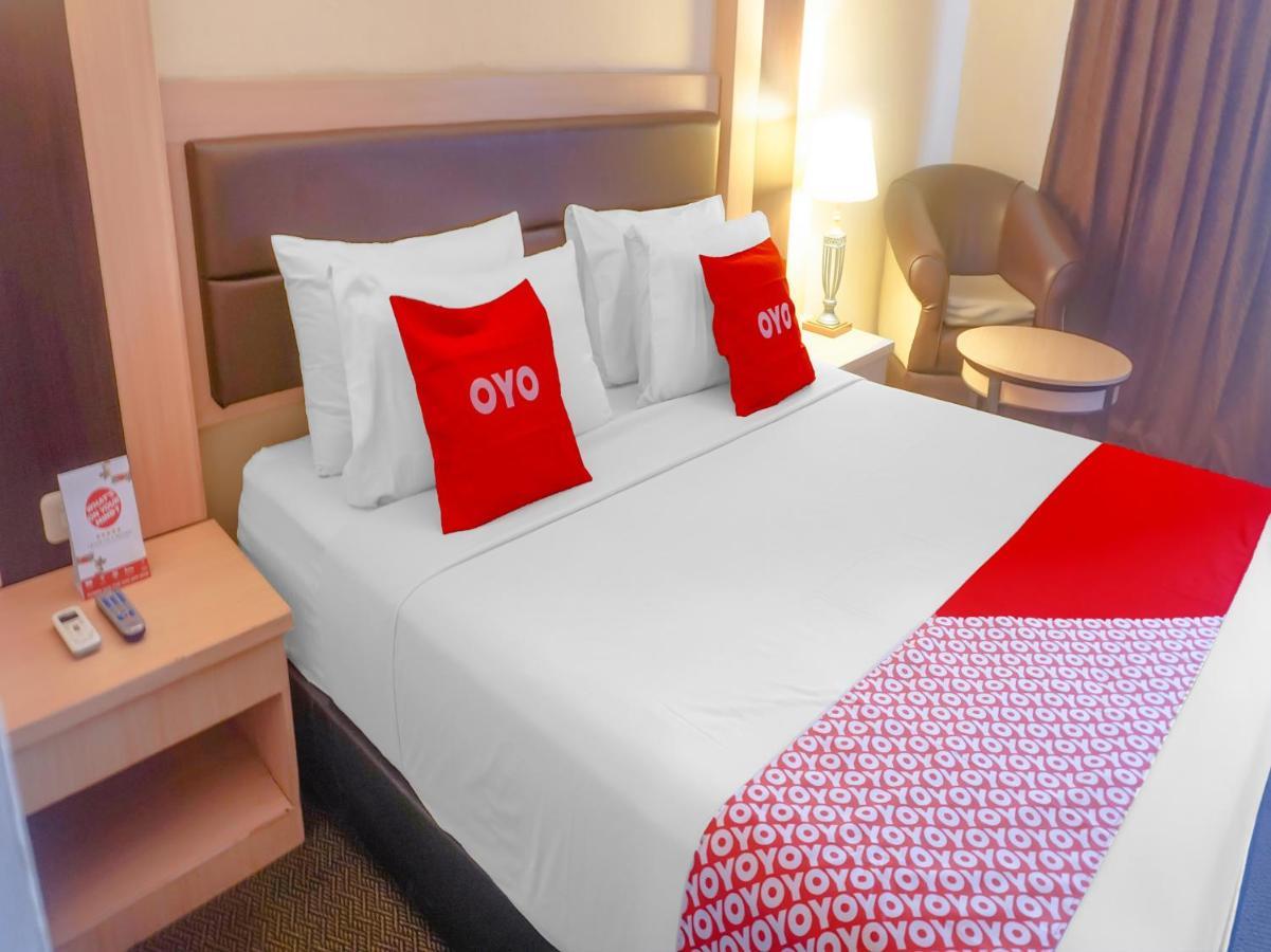Oyo 3967 Hotel Pantai Wisata Makassar Esterno foto