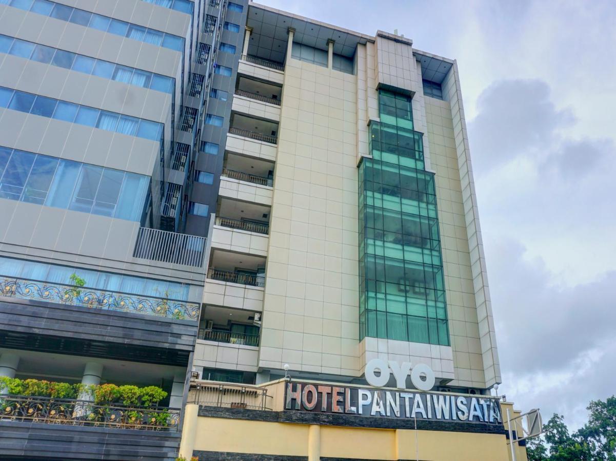 Oyo 3967 Hotel Pantai Wisata Makassar Esterno foto